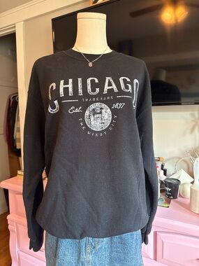 Black Chicago Crewneck Sweatshirt - Classic Graphic